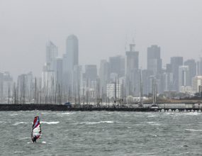 Melbourne to face destructive winds