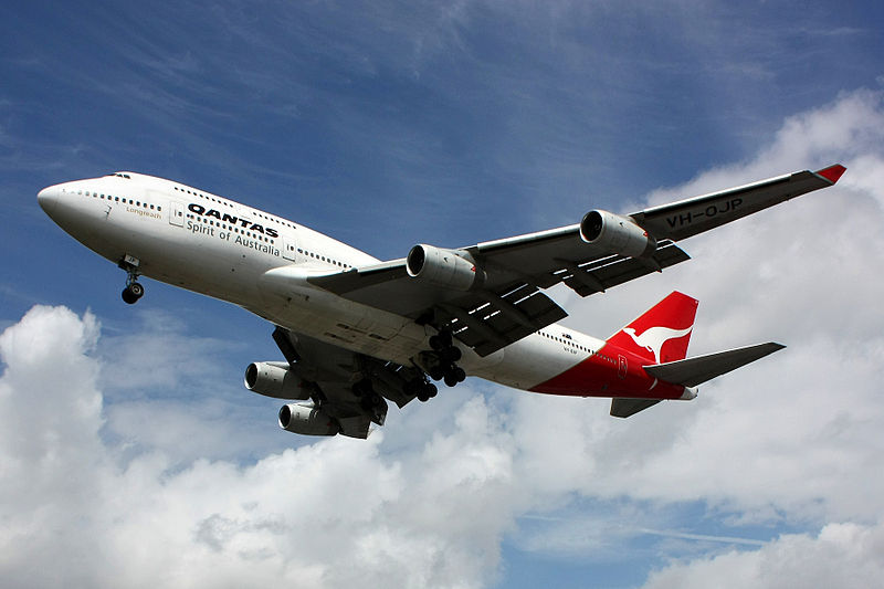 Qantas apologises for damaged wheelchair on flight