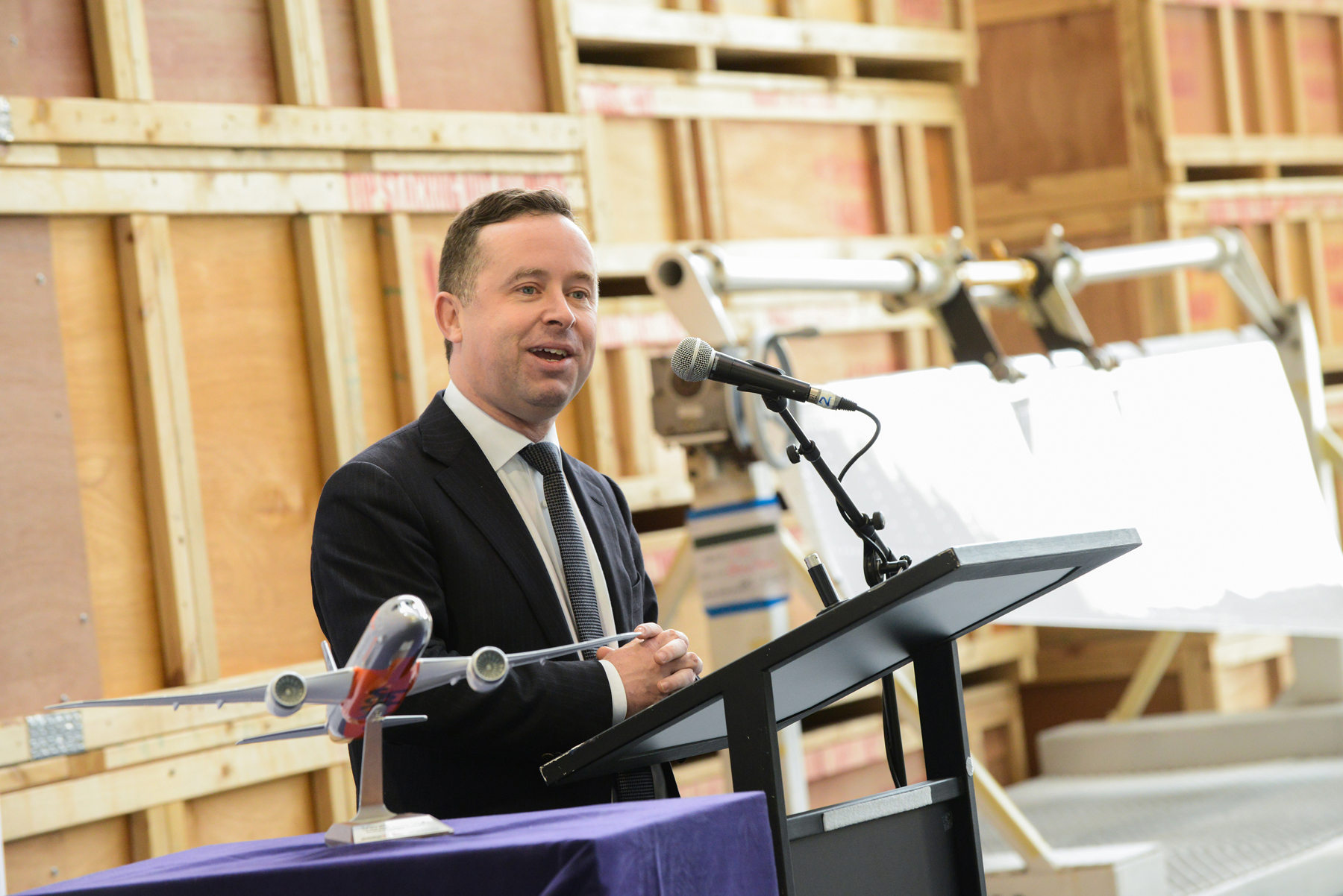 Alan Joyce steps down from Qantas two months early